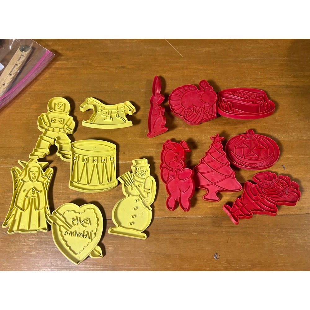 Vtg Tupperware 1970s Cookie Cutters Lot Red Yellow Holiday Christmas Easter 13pc